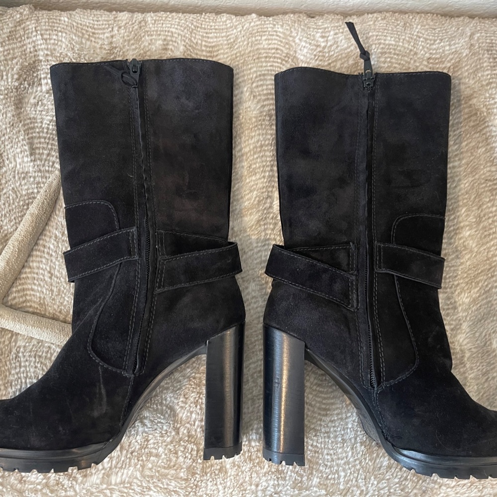 Like NEW Stuart Weitzman Slouchy Suede Black Tread Heeled Boots 37 1/2 size 7US - Picture 5 of 8